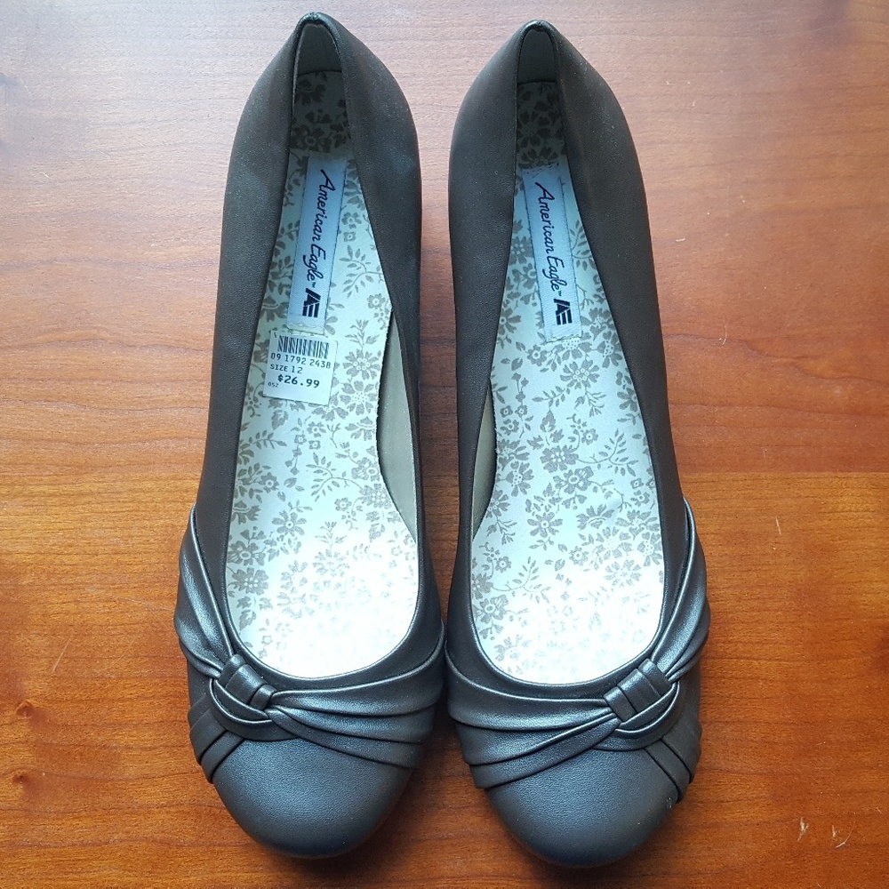 Women's brown dress shoe